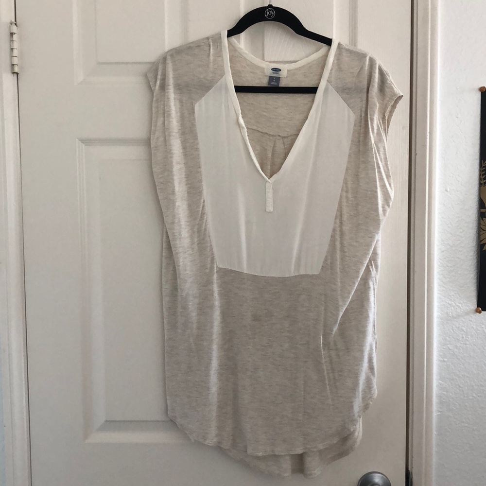 Oatmeal and white heathered short sleeve top